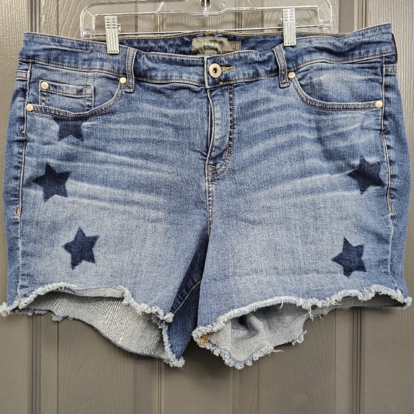 Torrid Denim Shorts with Stars Size 22 - Picture 1 of 3